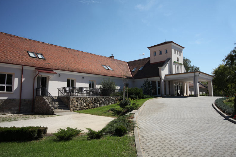 Old Lake Golf Hotel & Club