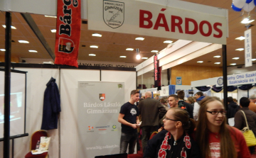 Megnyílt a pályaválasztási kiállítás Tatabányán