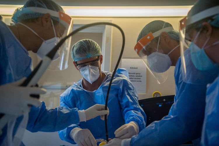 Meghalt 199 beteg, 1645-tel nőtt a fertőzöttek száma