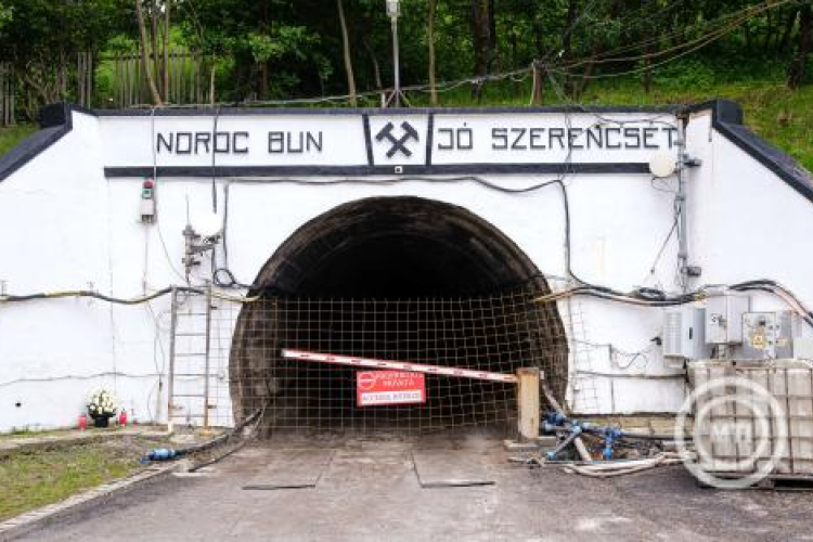 Parajd - Segélyprogrammal támogatja az Ökumenikus Segélyszervezet a sóbánya dolgozóinak családjait