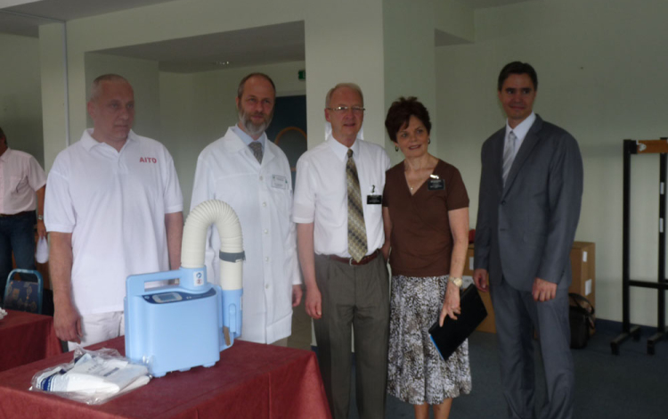 Tengeren túli adomány a Szent Borbála Kórház javára