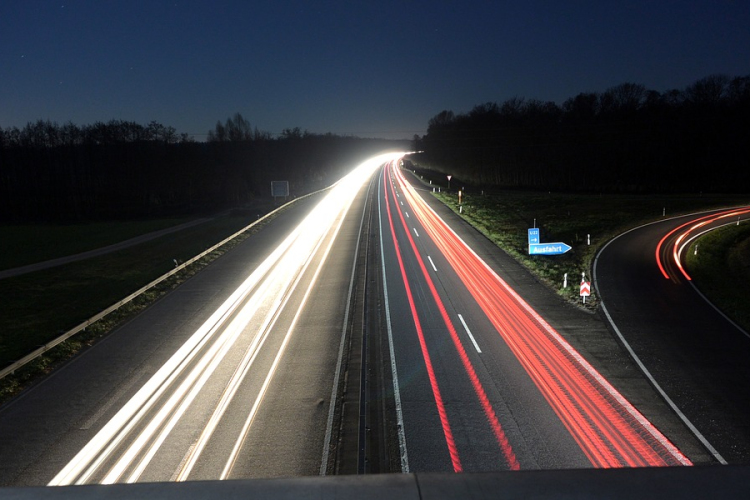 2,8 millió, éves autópálya-matrica jár le január 31-én 