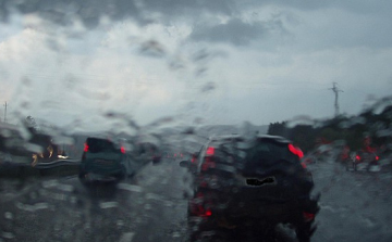 Délutántól romlanak a közlekedési feltételek