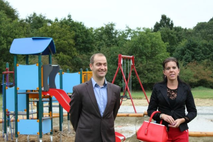 Folytatódik városunk játszótereinek fejlesztése