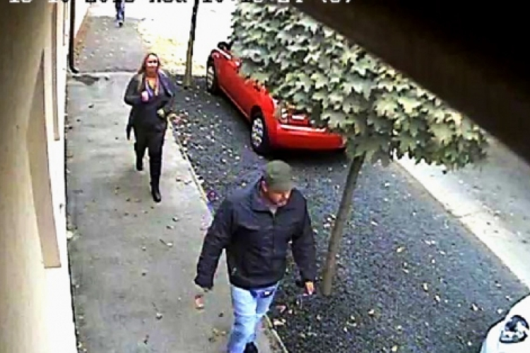 Trükkös tolvajok jártak egy idős férfinál - Videóval