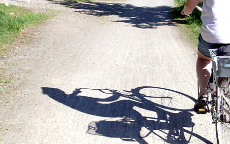 Elesett a kerékpárral, megsérült