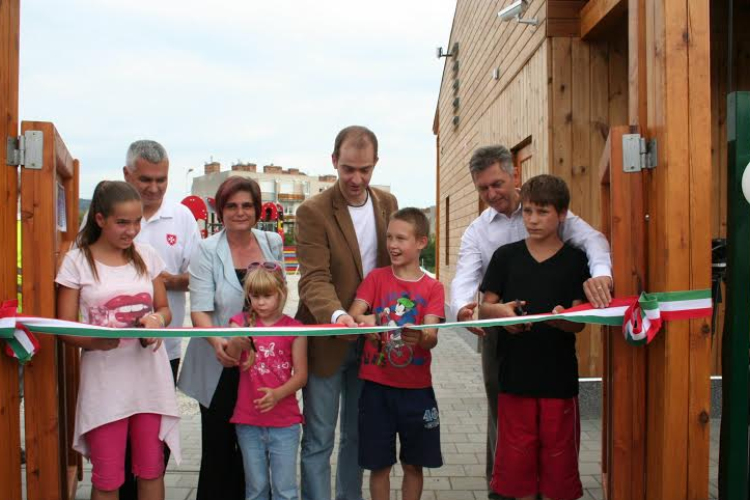 ÁTADTÁK A VÁROS MÁSODIK MÁLTAI TÍPUSÚ JÁTSZÓTERÉT